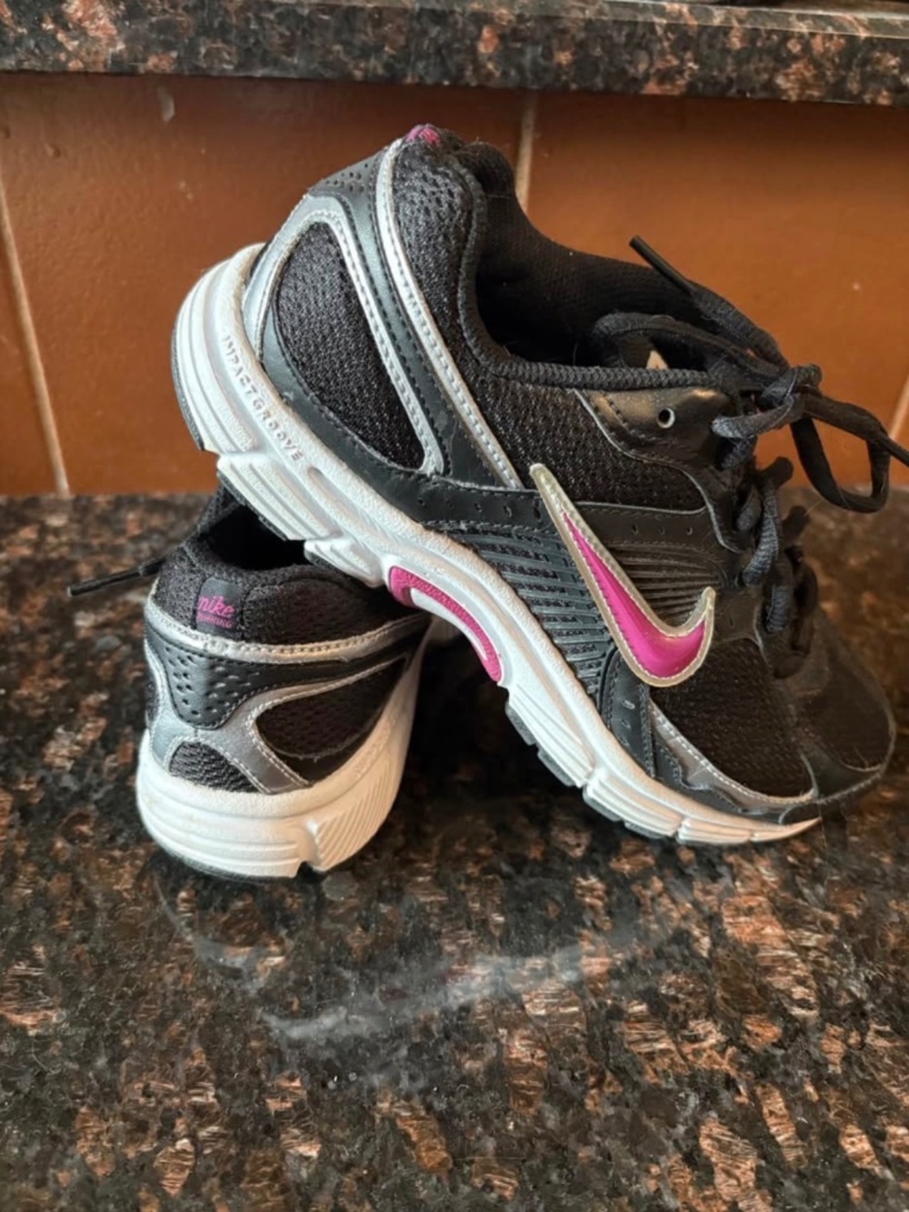 Nike Dart 7 Running Shoes Women's Size 6 | Like New | Indoor Use Only